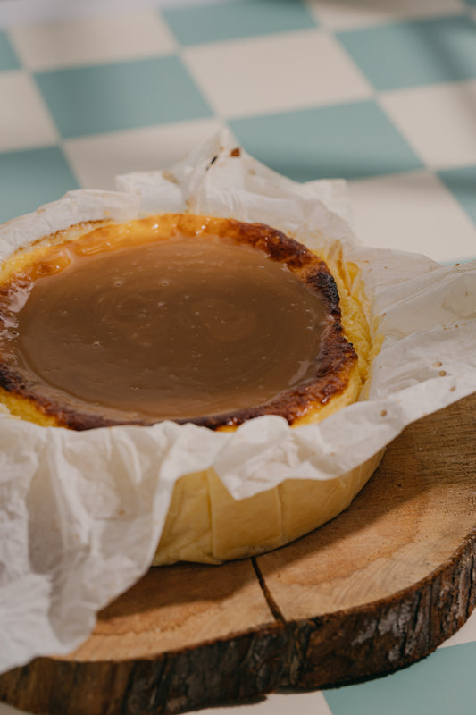 Tarta Vasca con Caramelo Salado