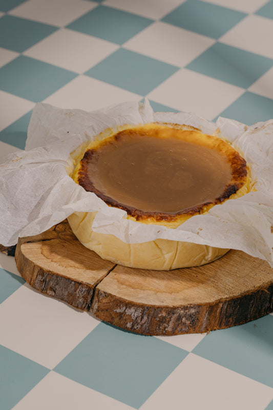 Tarta Vasca con Caramelo Salado